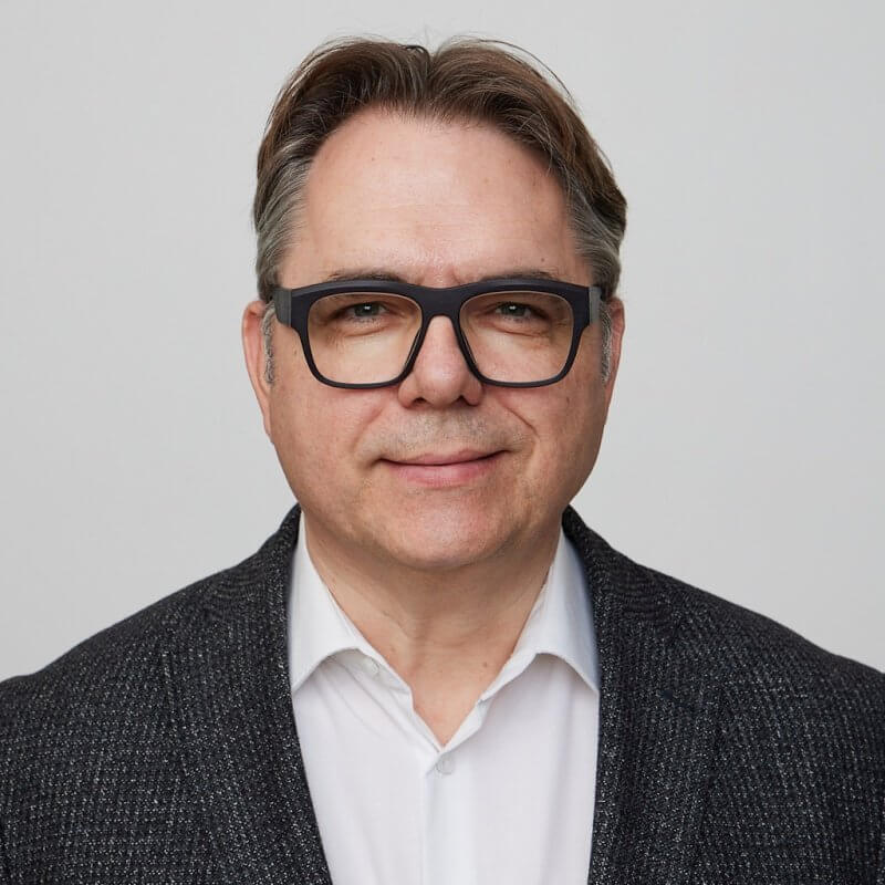 Das Bild zeigt Markus Zoglauer, den Geschäftsführer von ETRON im Portrait